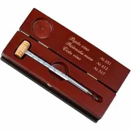 Termometar za vino u drvenoj kutitji