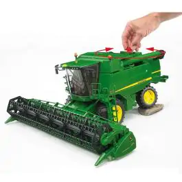 Kombajn J.D. T670i BRUDER