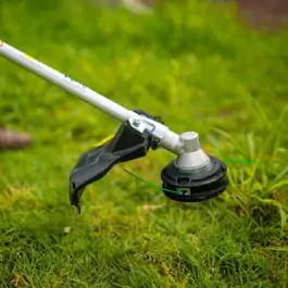 Motorni trimer za travu BC2700 XCE Villager