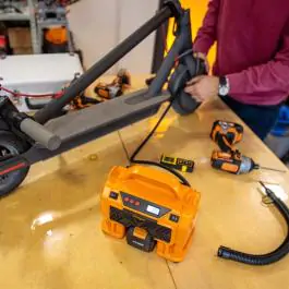 Akumulatorska vazdušna pumpa VAT 1220 FUSE Villager