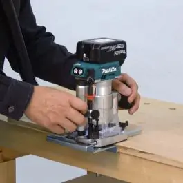 Makita Akumulatorska glodalica RT001GZ18 40V