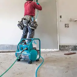 Akumulatorski kompresor AC001GZ Makita