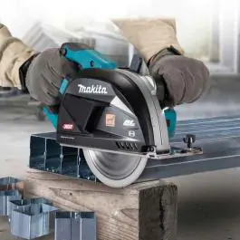 Makita Akumulatorska testera za metal CS002GZ 40V