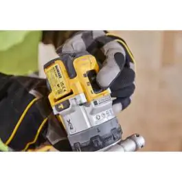DeWalt DCD1007H2T 18 V XR akumulatorska udarna bušilica-odvijač, 2×5.0 Ah Powerstack baterije, punjač, bočna ručka i kofer