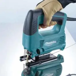 Makita ubodna testera M4301B
