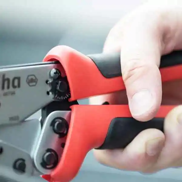 Wiha 45796 klešta za krimpovanje MC4 za solarne konektrore