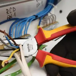 YATO kombinovana klešta izolovana 200 mm VDE YT21153