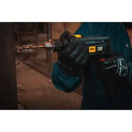 CAT DX17 vibraciona bušilica 750W sa udarnom funkcijom i metalnom steznom glavom 13 mm