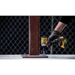 DeWalt DCF921NT aku udarni odvijač 18V, 450 Nm, kompaktan, bez baterije, u koferu