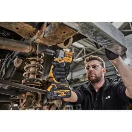 DeWalt DCF921NT aku udarni odvijač 18V, 450 Nm, kompaktan, bez baterije, u koferu