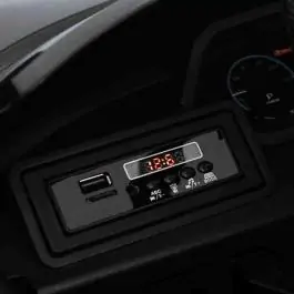 Dečiji automobil na akumulator Audi RS e-tron GT Crni – Licencirani model sa daljinskim upravljačem i LED svetlima
